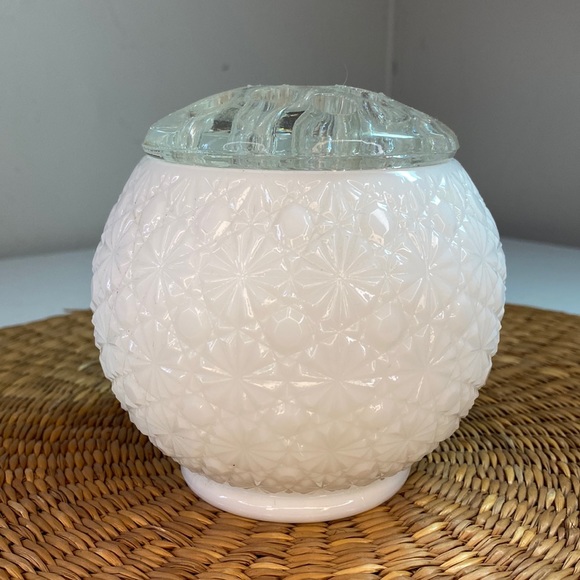 Vintage L.E. Smith White Daisy and Button White Glass Rose Bowl with Flower Frog